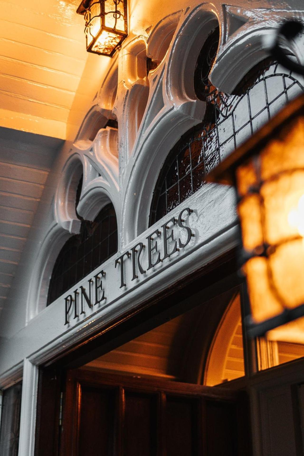 Pine Trees Hotel Питлохри Екстериор снимка