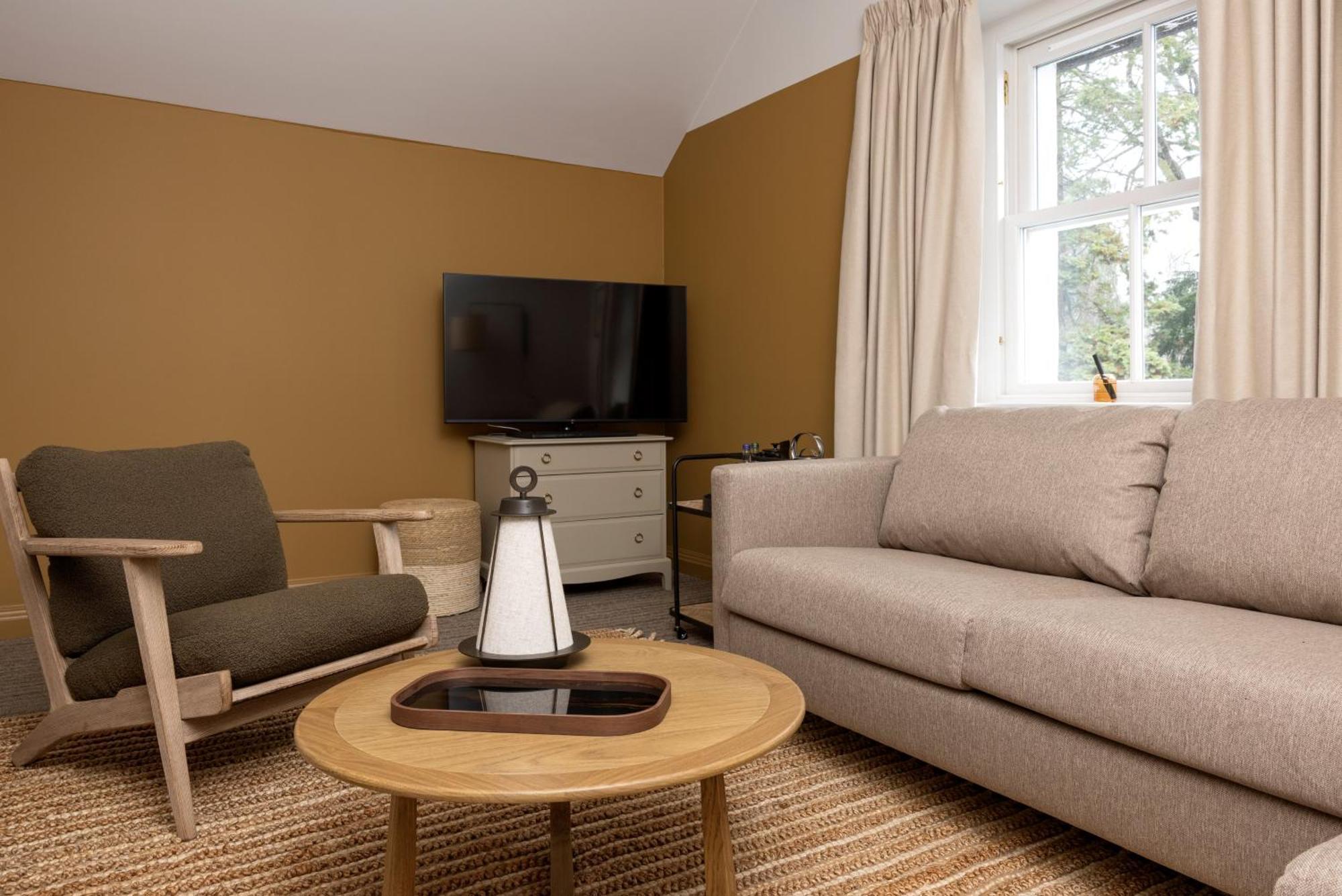Pine Trees Hotel Питлохри Екстериор снимка