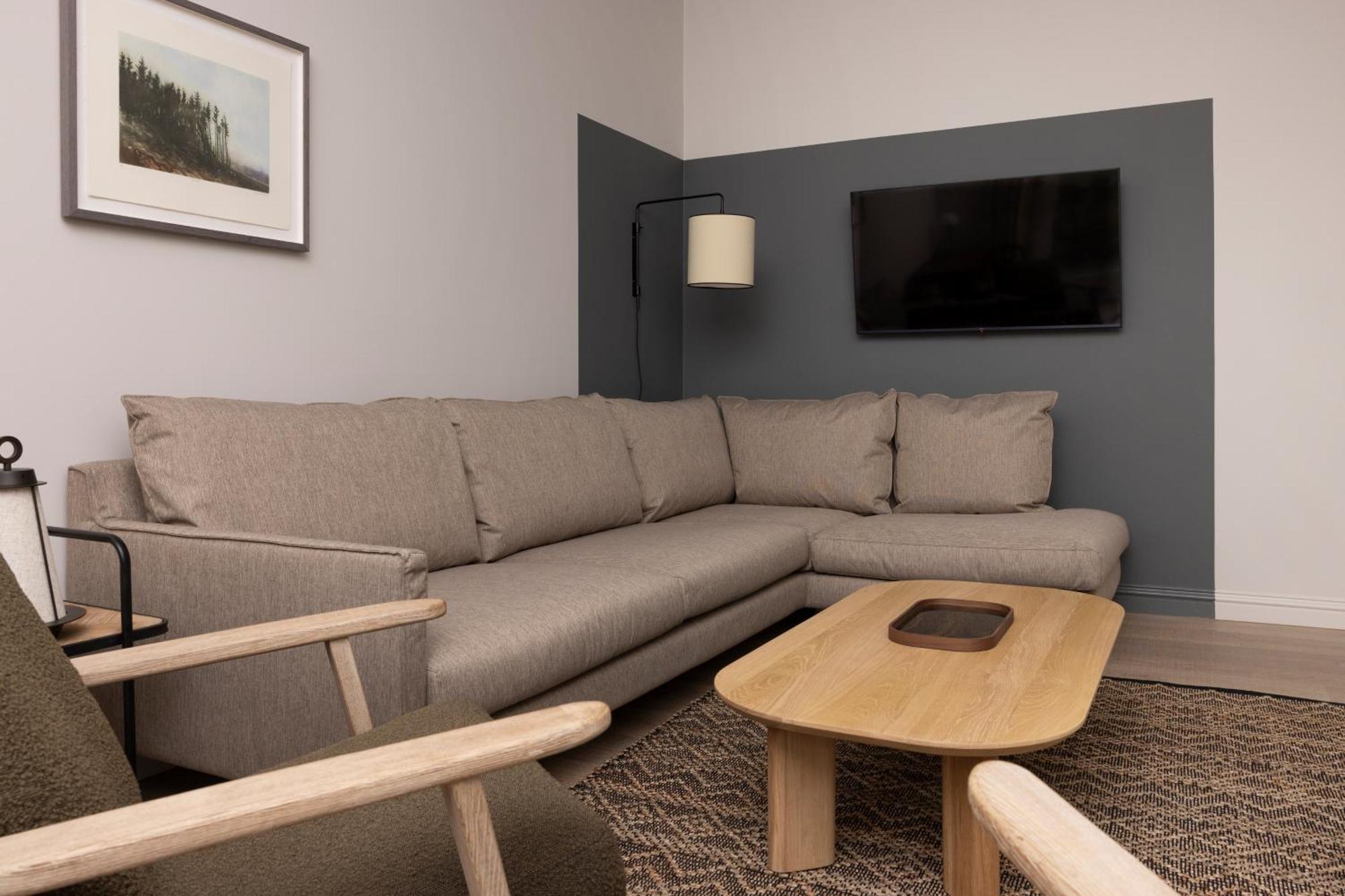 Pine Trees Hotel Питлохри Екстериор снимка
